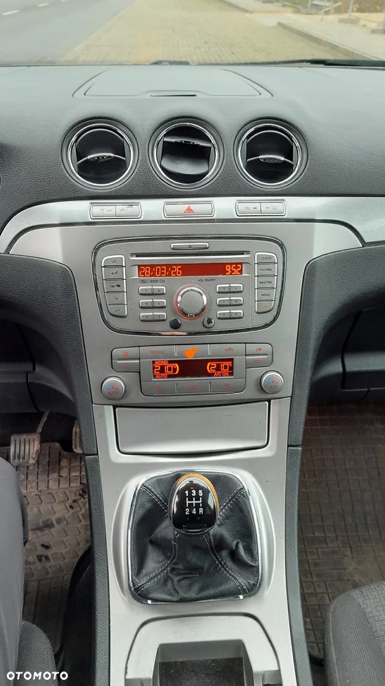 Ford Galaxy 2.0 Concept - 11