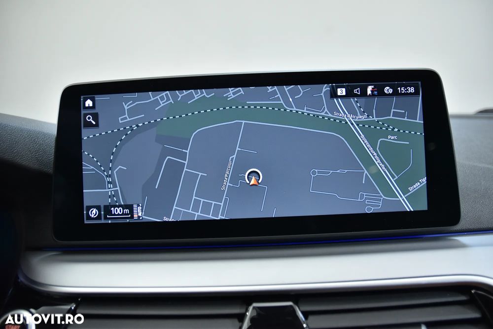 BMW Seria 5 520d AT - 26