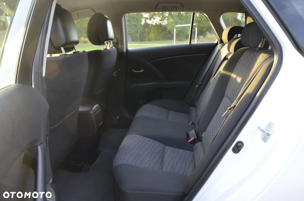 Toyota Avensis 2.0 D-4D Premium - 33
