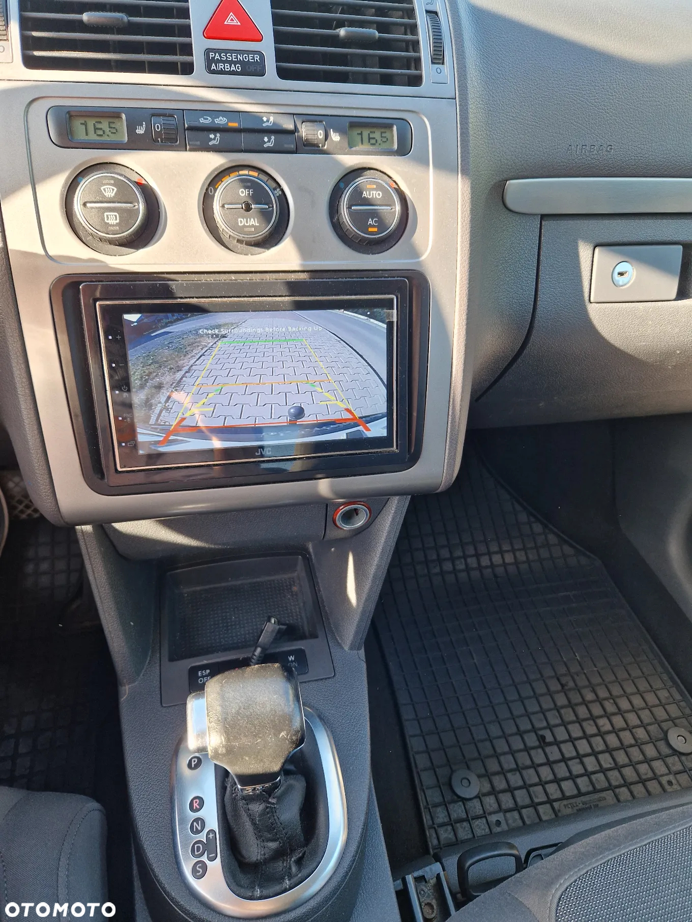 Volkswagen Touran 2.0 TDI DPF Highline DSG - 11