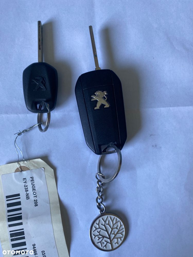 Peugeot 208 1.2 PureTech Style - 28