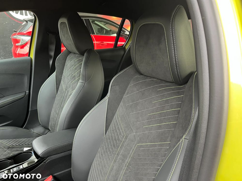 Peugeot 208 1.2 mHEV GT - 23