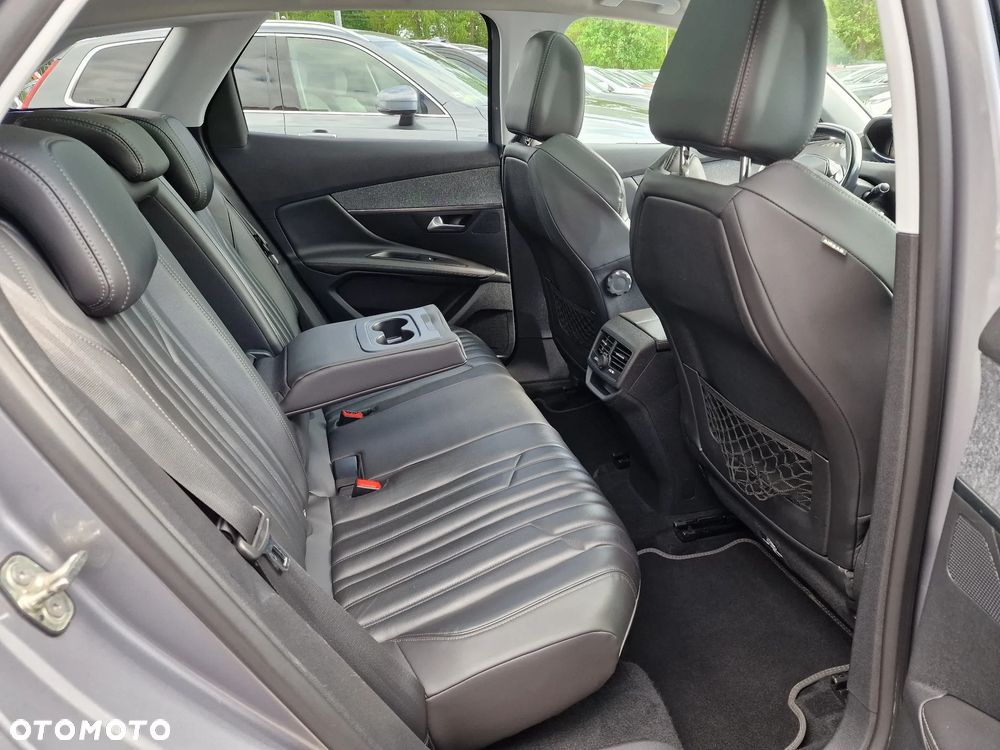 Peugeot 3008 1.5 BlueHDi Allure S&S - 22