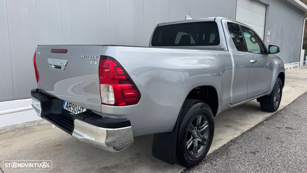 Toyota Hilux 2.4 D-4D 4WD Trial - 9