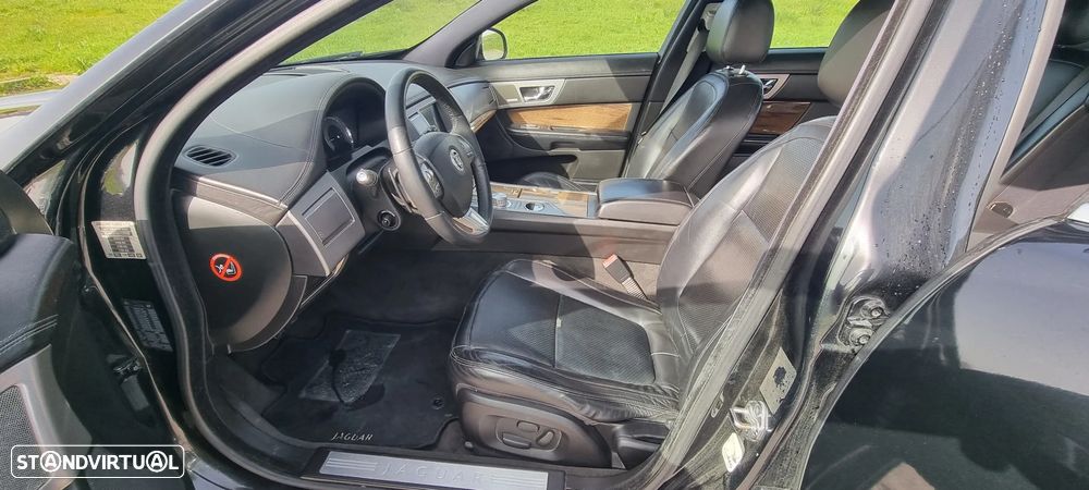 Jaguar XF 2.7 D V6 Premium Luxury - 5