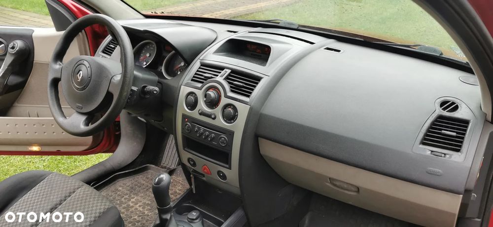 Renault Clio 1.2 Authentique - 4