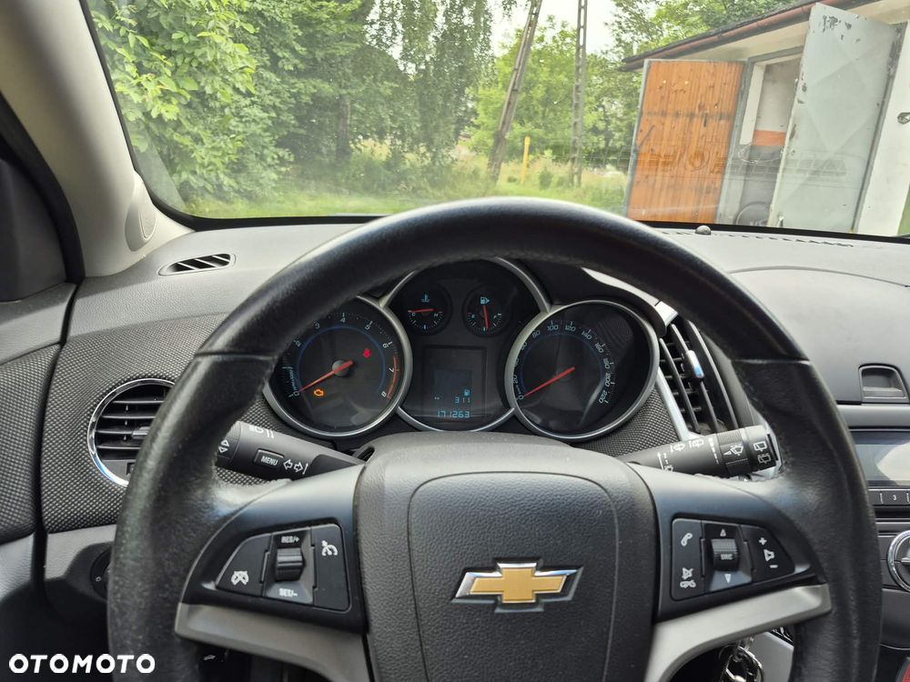 Chevrolet Cruze 1.6 LT - 4
