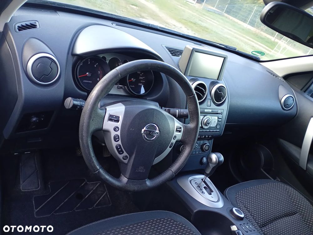 Nissan Qashqai 2.0 dCi 4 x 4 DPF 360 - 4