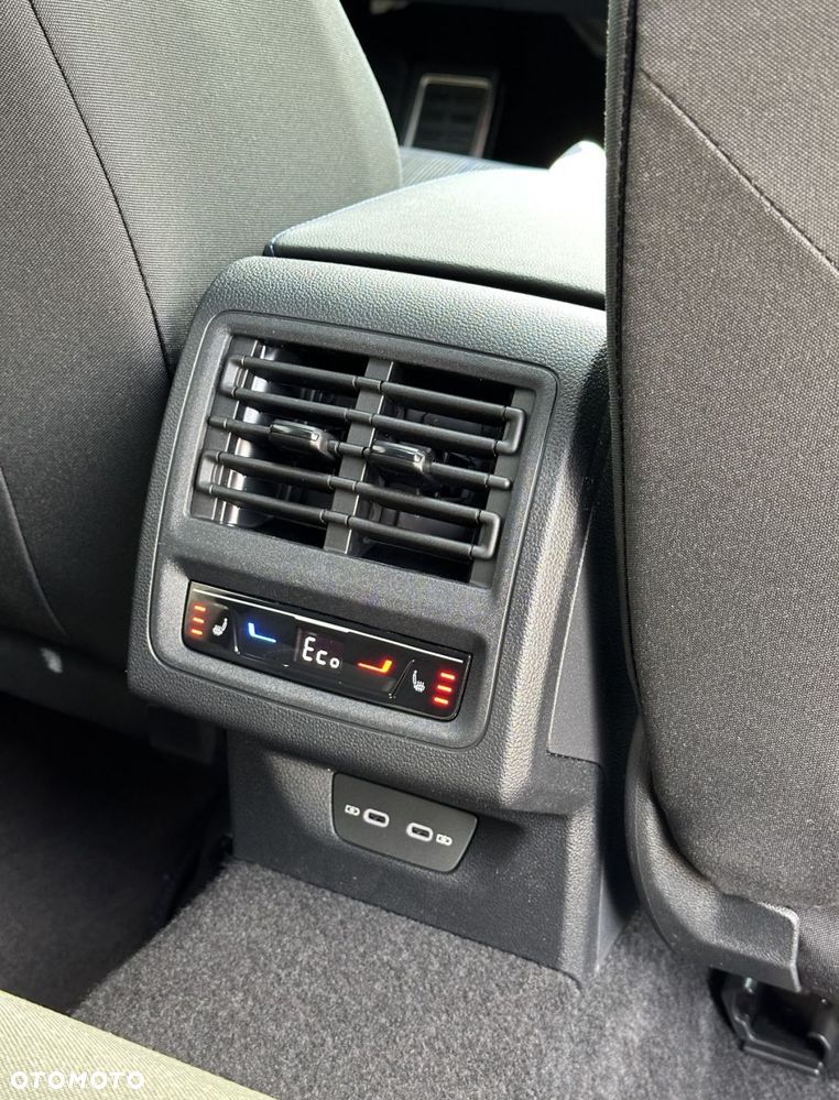 Volkswagen Golf - 30