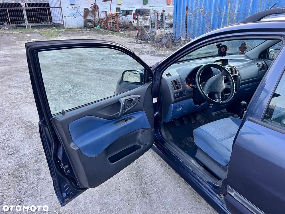 Mitsubishi Space Star - 11