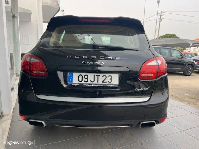 Porsche Cayenne - 30