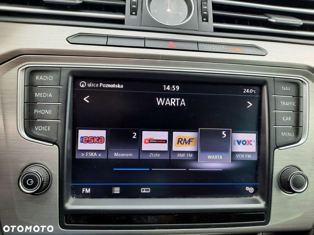 Volkswagen Passat - 30