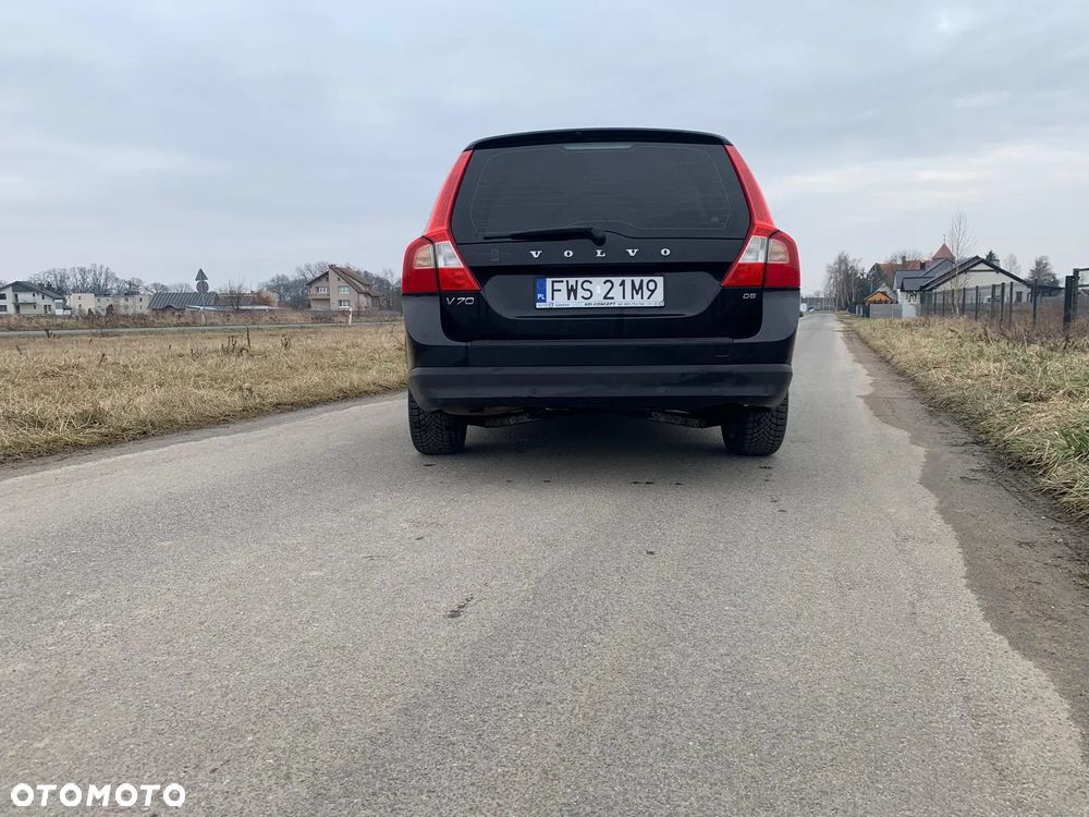 Volvo V70 D5 Momentum - 10
