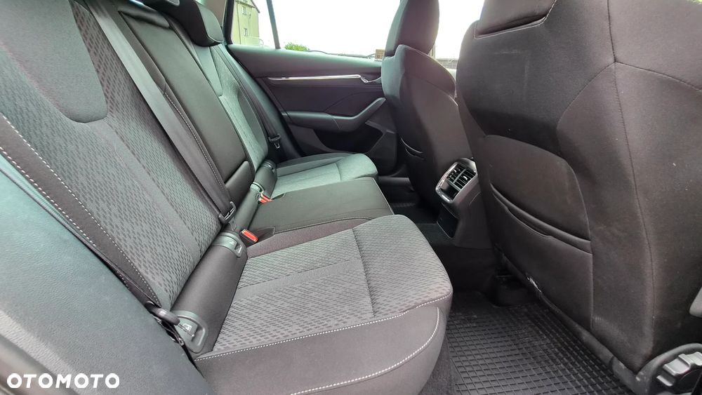 Skoda Octavia 2.0 TDI 4x4 Style DSG - 26