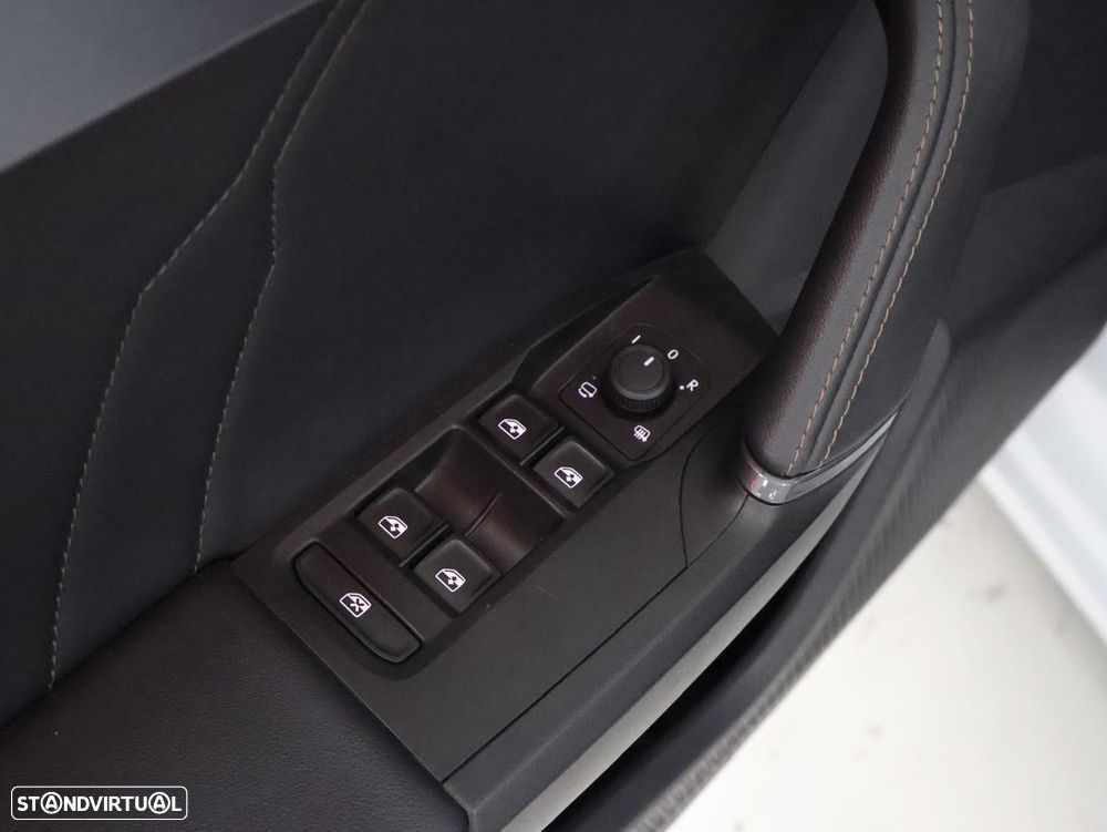 Cupra Leon ST 1.5 eTSI MID DSG - 12