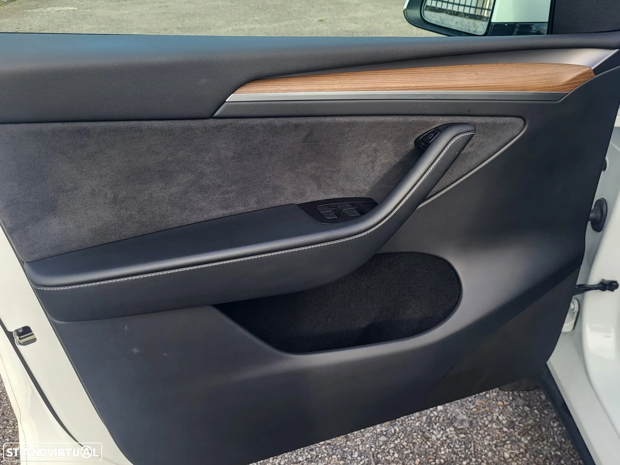 Tesla Model Y RWD - 14