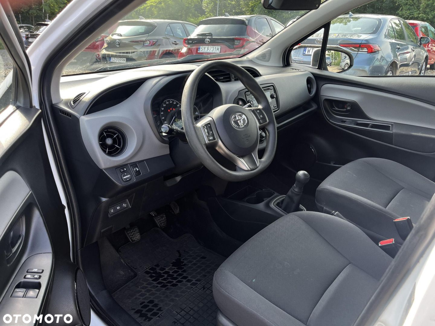 Toyota Yaris - 17