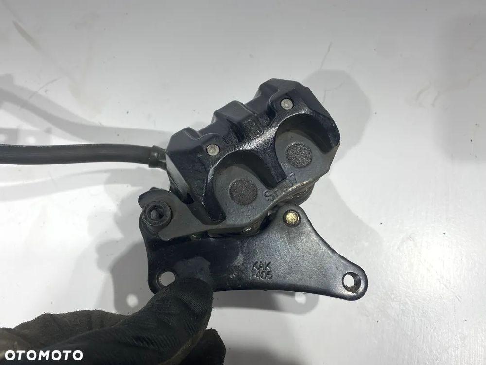 Zacisk pompa przód  Kymco KPW K PIPE 50 - 4
