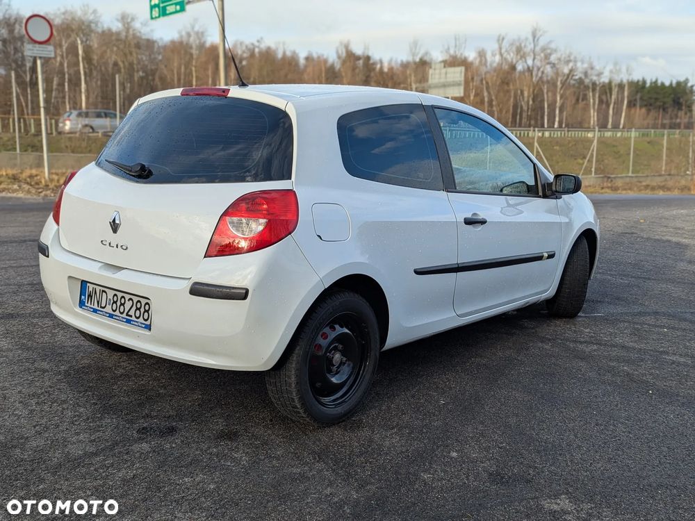 Renault Clio - 31