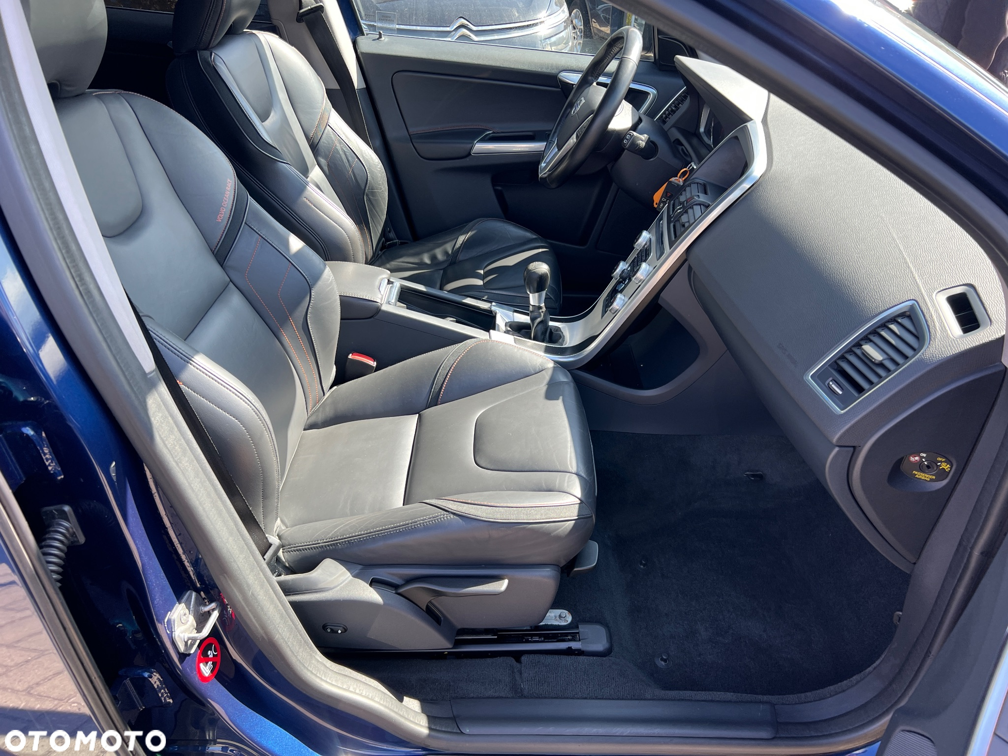 Volvo XC 60 D4 AWD Ocean Race - 32