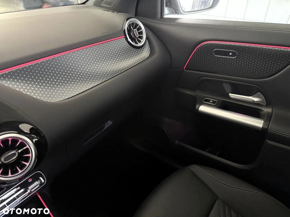 Mercedes-Benz GLA 220 4Matic 8G-DCT Special Edition - 15