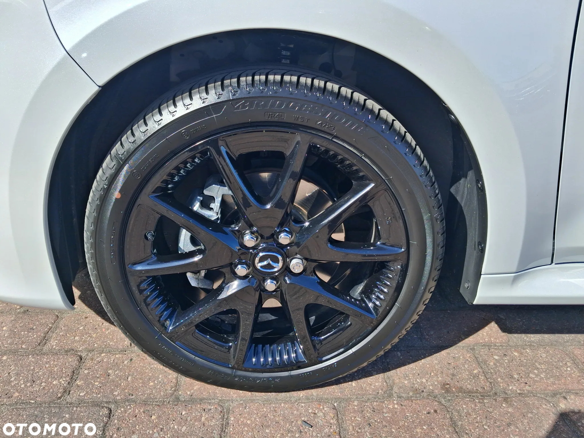Mazda 2 Hybrid - 6