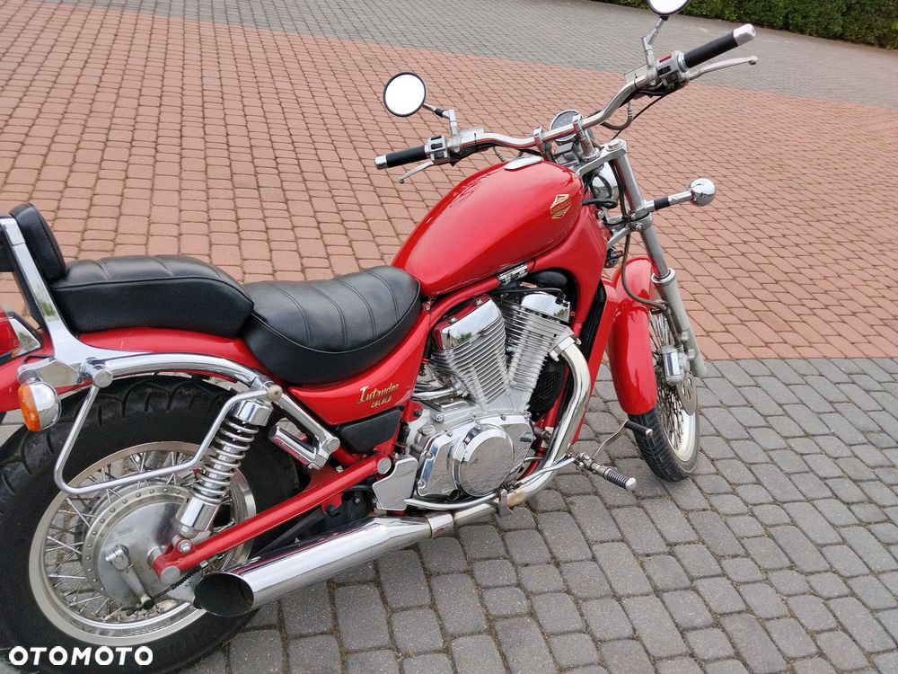 Suzuki Intruder - 8