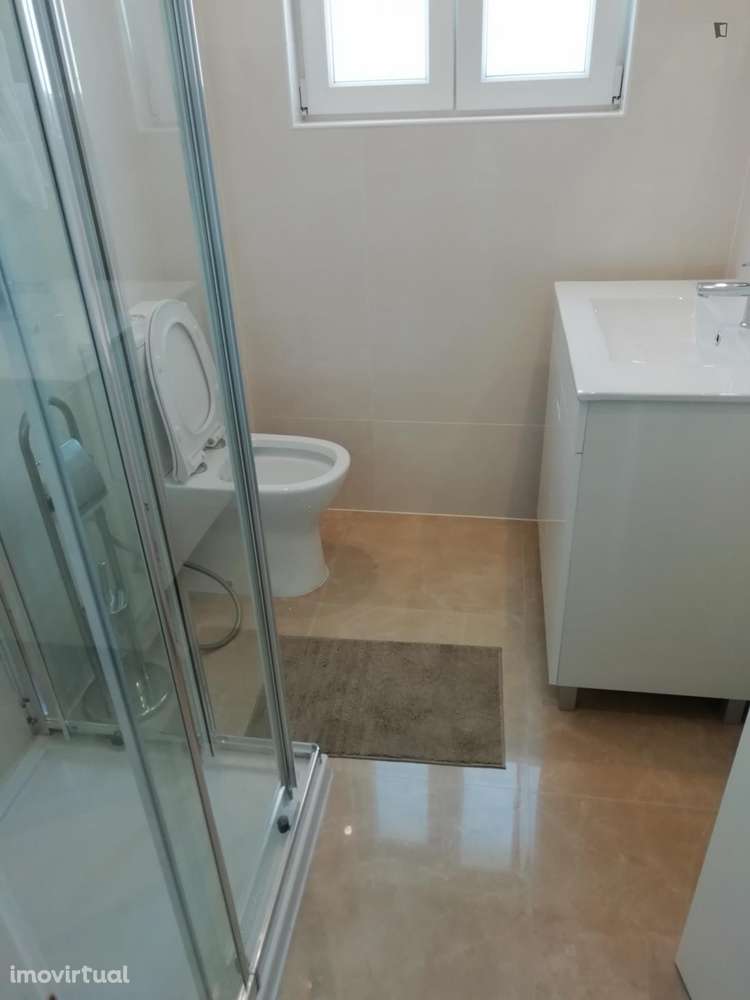 Quarto - localizado em Carcavelos Lisbon - Grande imagem: 5/28