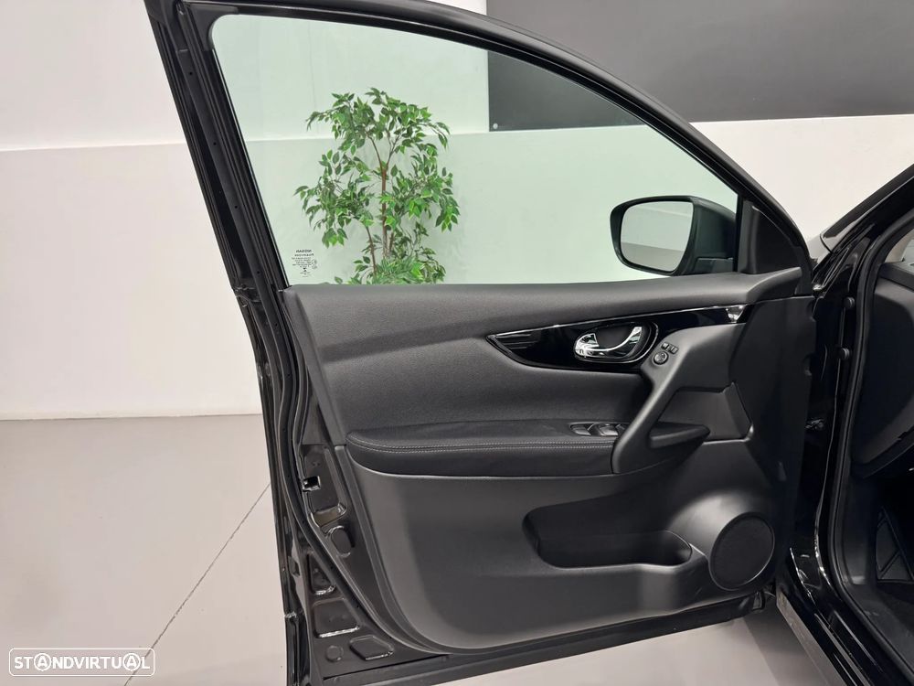 Nissan Qashqai 1.5 dCi N-Connecta 18 - 16