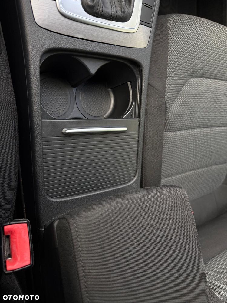 Volkswagen Passat 2.0 TDI SCR DSG Comfortline - 30