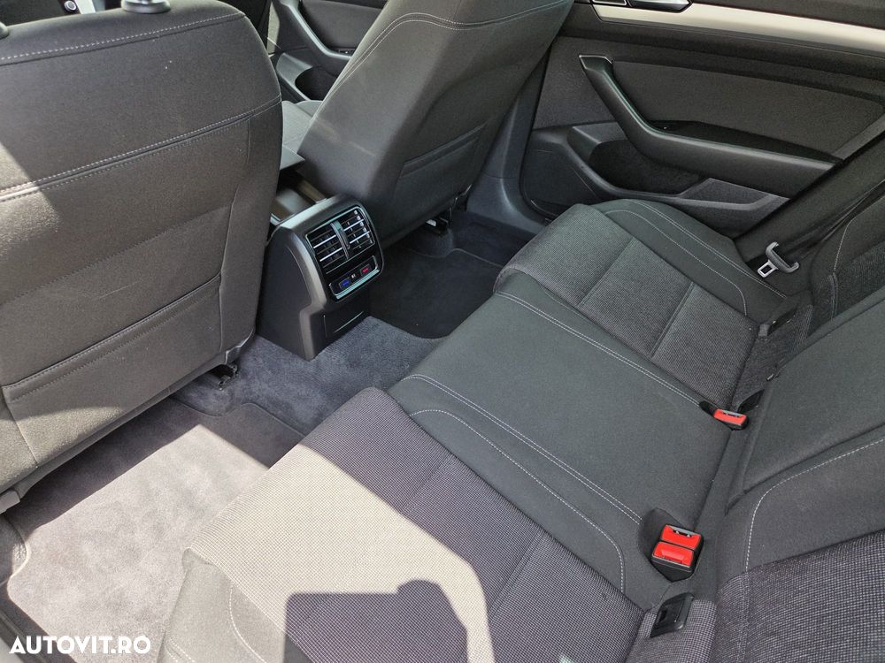 Volkswagen Passat 2.0 TDI SCR DSG Comfortline - 14