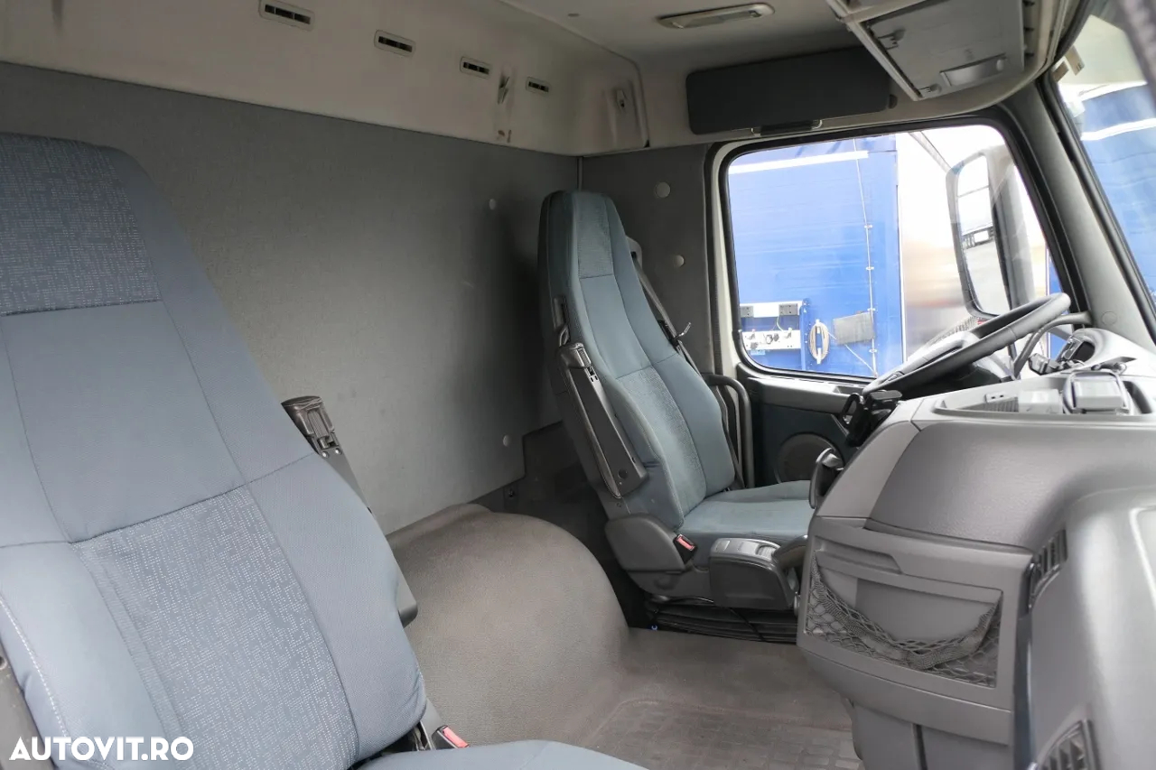 Volvo FH 460 / 8X4 / PLATFORMA + HDS FASSI F455 / 17 M RAZA / CAPACITATE MAX 13,5 T / RADIO CONTROL - 34