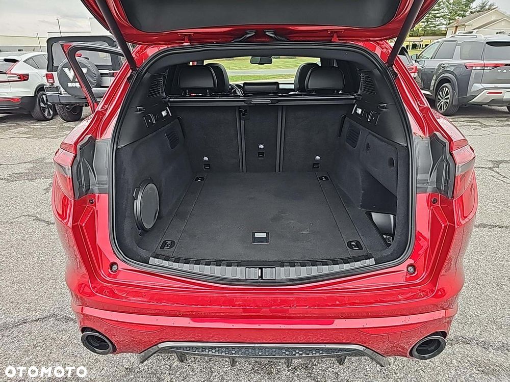 Alfa Romeo Stelvio 2.0 Turbo 16V AT8-Q4 Veloce Ti - 16