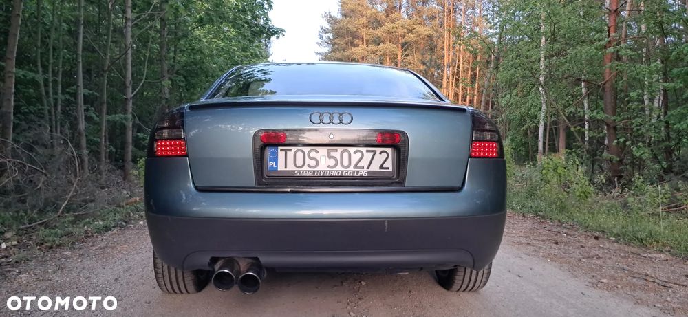 Audi A6 Limousine 2.4 - 8