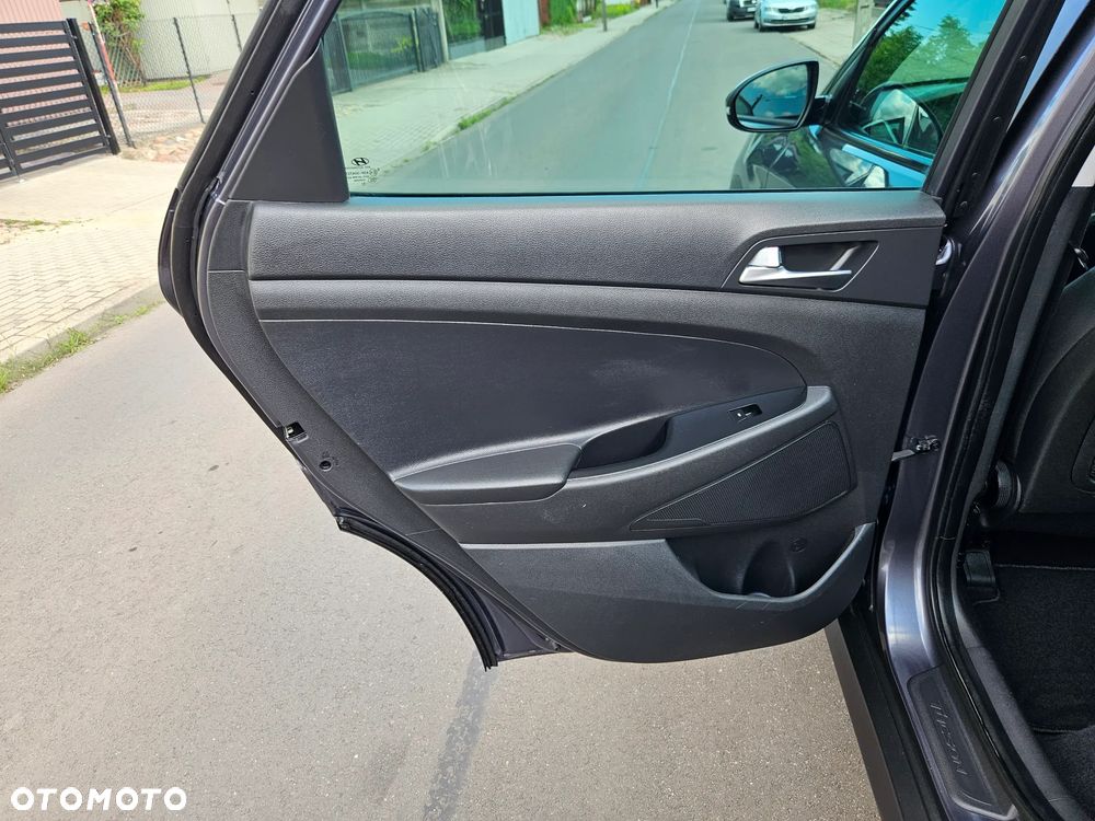 Hyundai Tucson blue 1.6 GDi 2WD Navi - 36