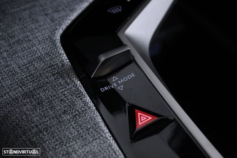 Peugeot 5008 1.2 Hybrid Allure e-DCS6 - 30