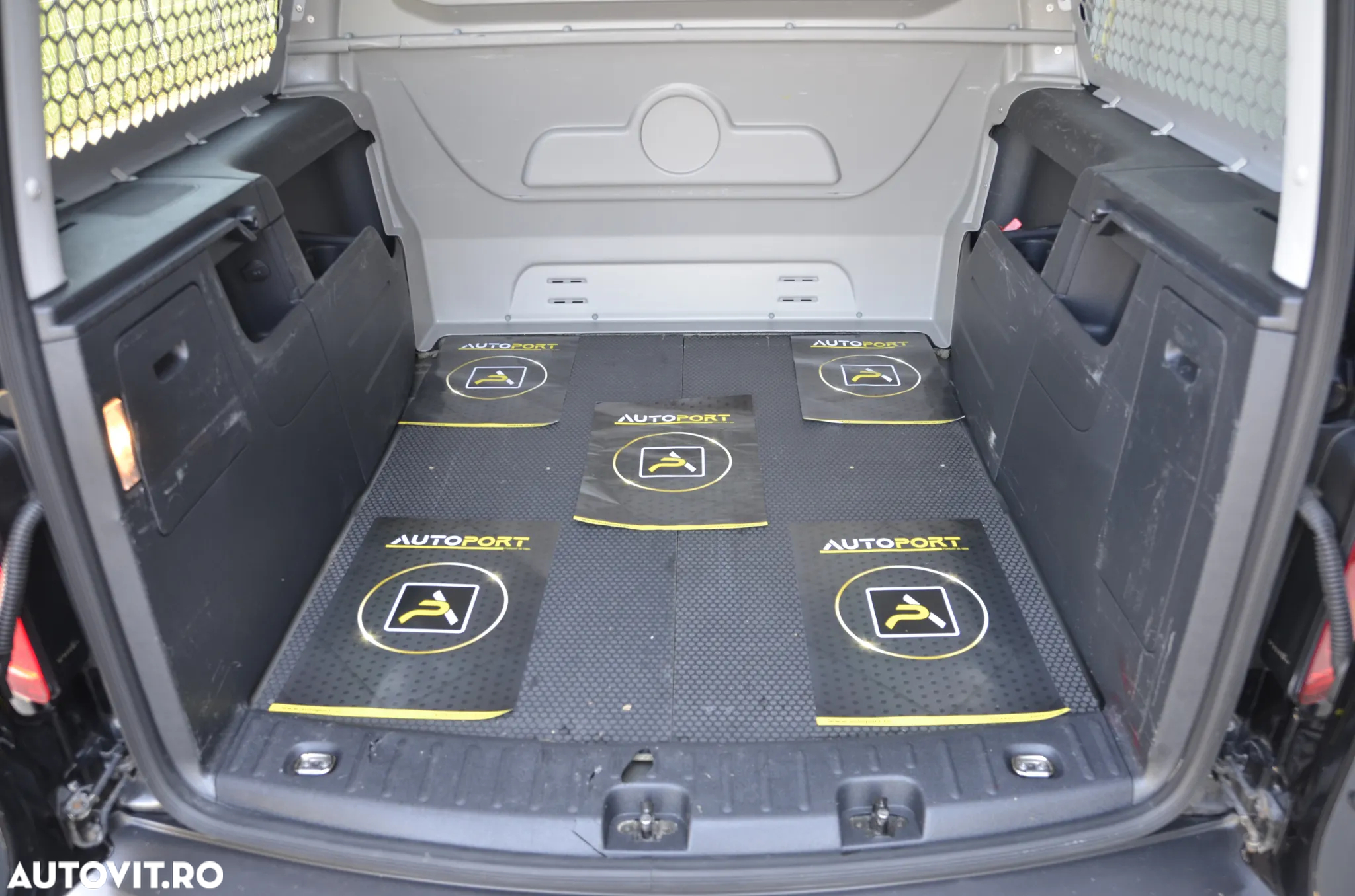 Volkswagen Caddy Maxi 2.0 TDI 90 kW DSG - 39