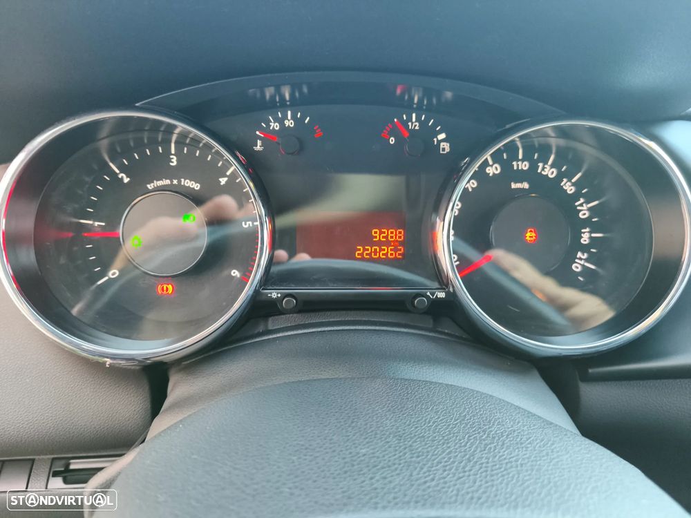 Peugeot 3008 1.6 HDi SE Style - 16