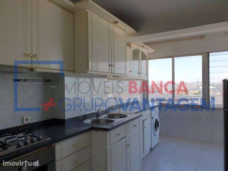 Apartamento T3 com varanda e garagem em Oliv. do Douro, V.N.Gaia - Grande imagem: 5/13