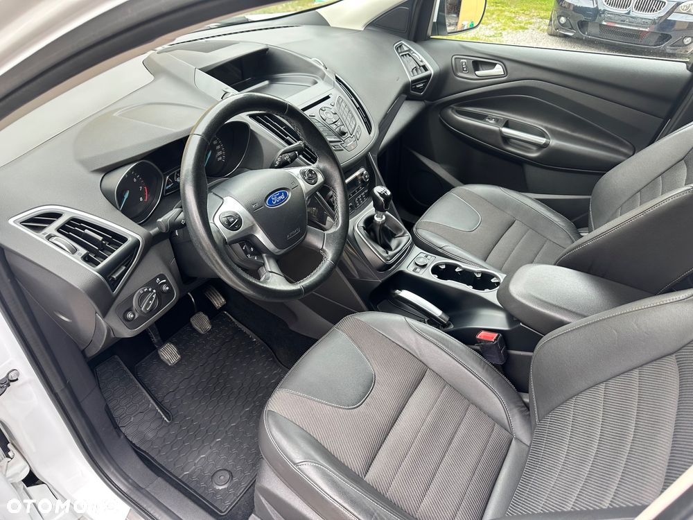 Ford Kuga 1.6 EcoBoost 2x4 Titanium - 15