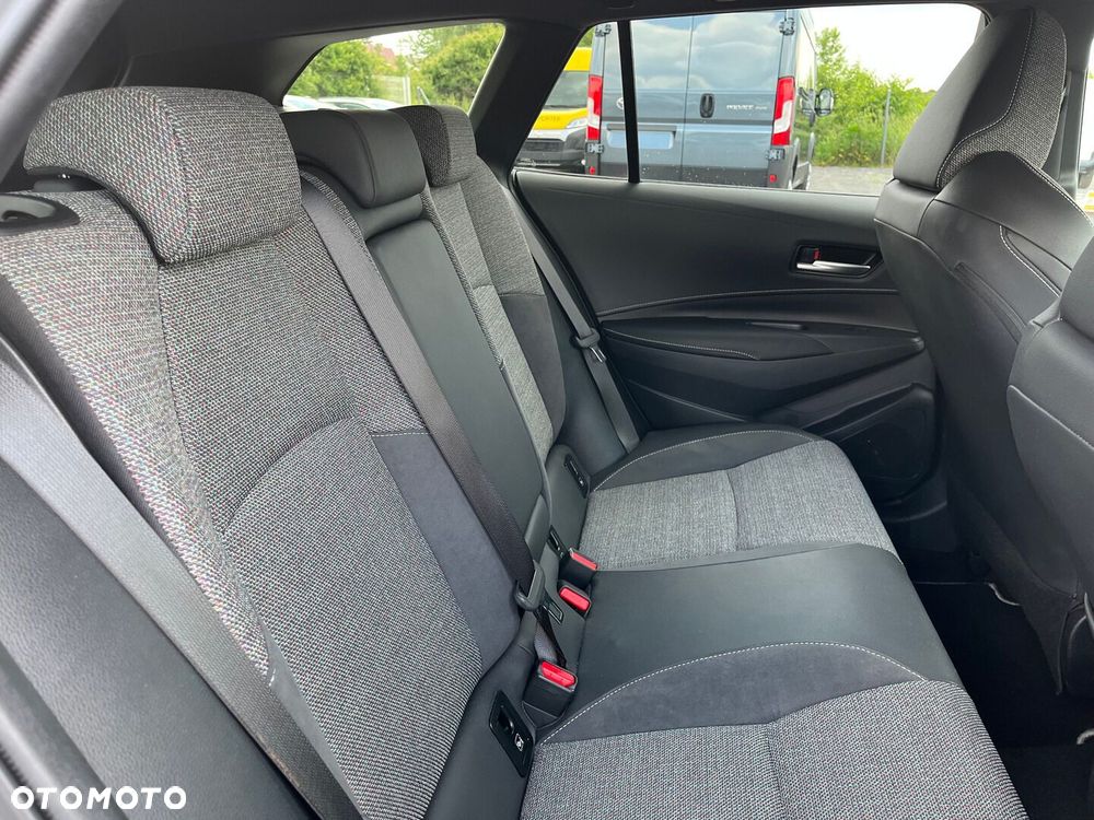 Toyota Corolla 1.8 Hybrid Style - 30