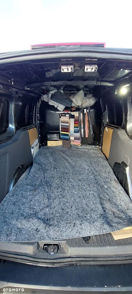 Ford Transit Connect - 11