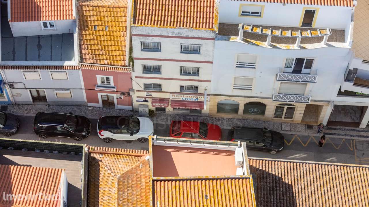 Prédio no Centro de Peniche! - Grande imagem: 2/50
