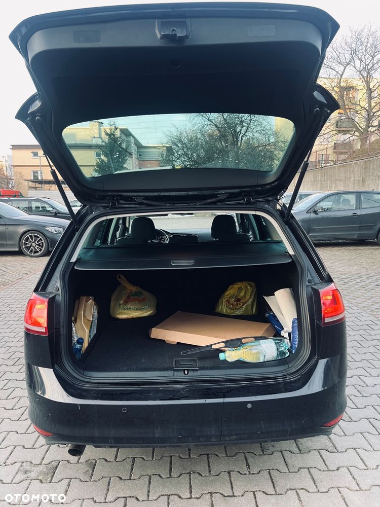 Volkswagen Golf 1.6 TDI Comfortline DSG - 9