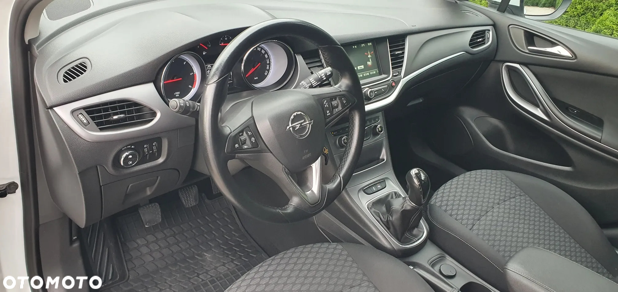 Opel Astra IV 1.6 CDTI Essentia - 26