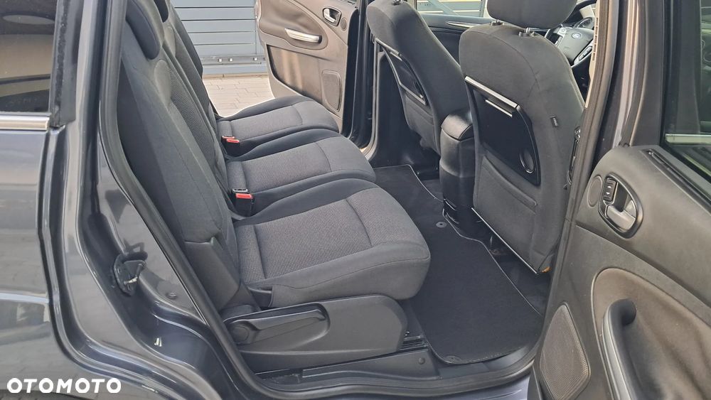 Ford Galaxy - 19