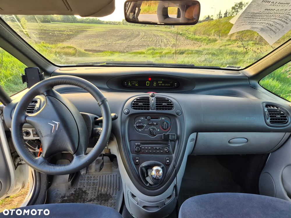 Citroën Xsara Picasso 1.6 HDI Exclusive - 17