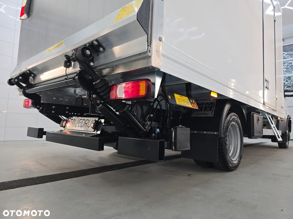 Iveco DAILY 50C18 KONTENER 8-PALET WINDA-1Tona SALON PL SERWIS ASO IVECO DO OSTATNIEGO Km TEMPOMAT FOTEL KIEROWCY PNEUMATYCZNY DOŚWIETLANIE ZAKRĘTÓW KLIMA ELEKTRYKA - 27