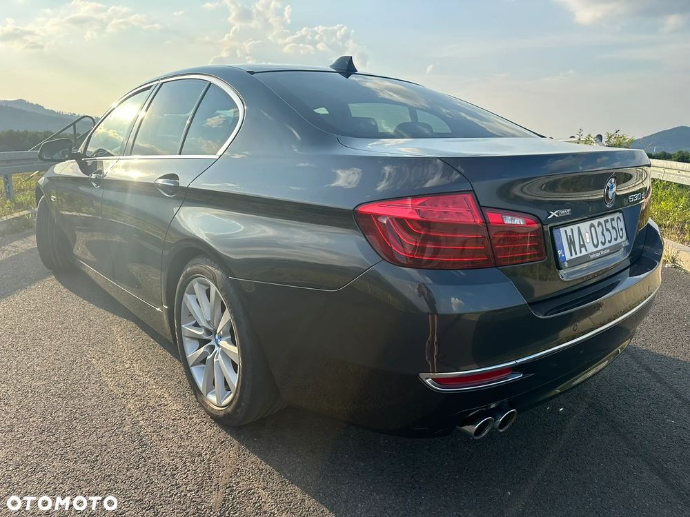 BMW Seria 5 530d xDrive Luxury Line - 9