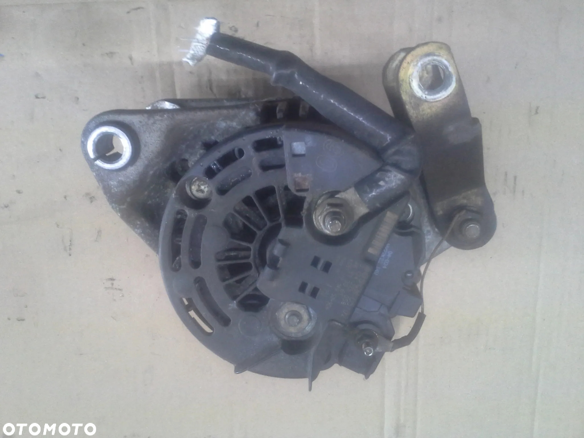 Fiat Stilo 1.6 alternator Bosch 0124325058 90A - 9
